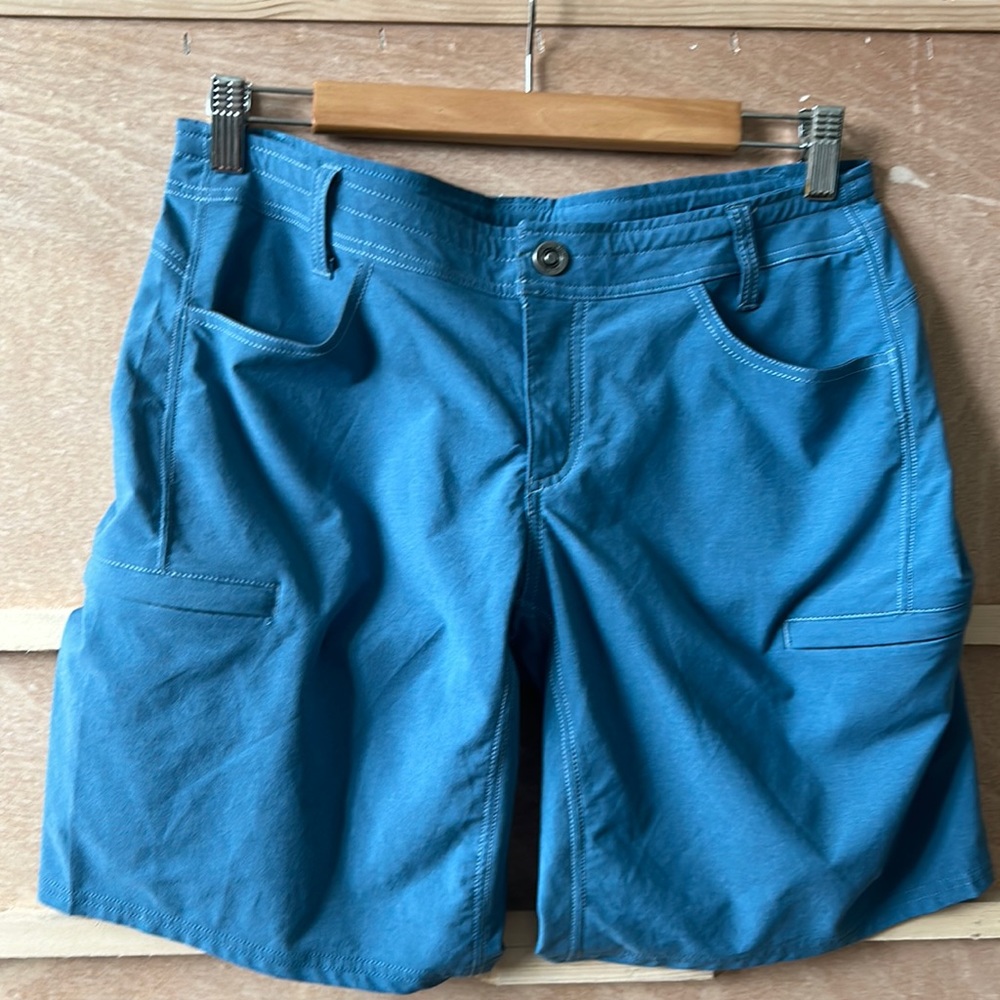 Kuhl size 8 shorts